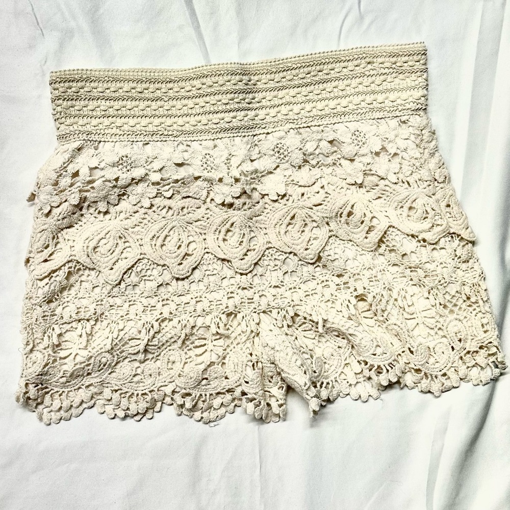 NWOT Rebellion Intricate Crochet Lace High-Waist Shorts, Boho Chic Women Med.